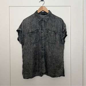 Jane Delancey Shirt Women Sz M Faded Charcoal Short Sleeve Lightweight Lyocell